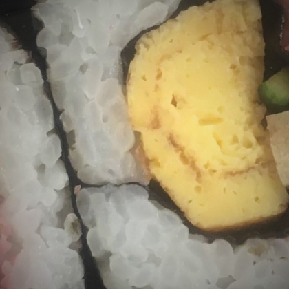 卵とかにかまの巻き寿司