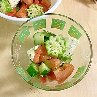 夏野菜とクリームチーズのサラダ