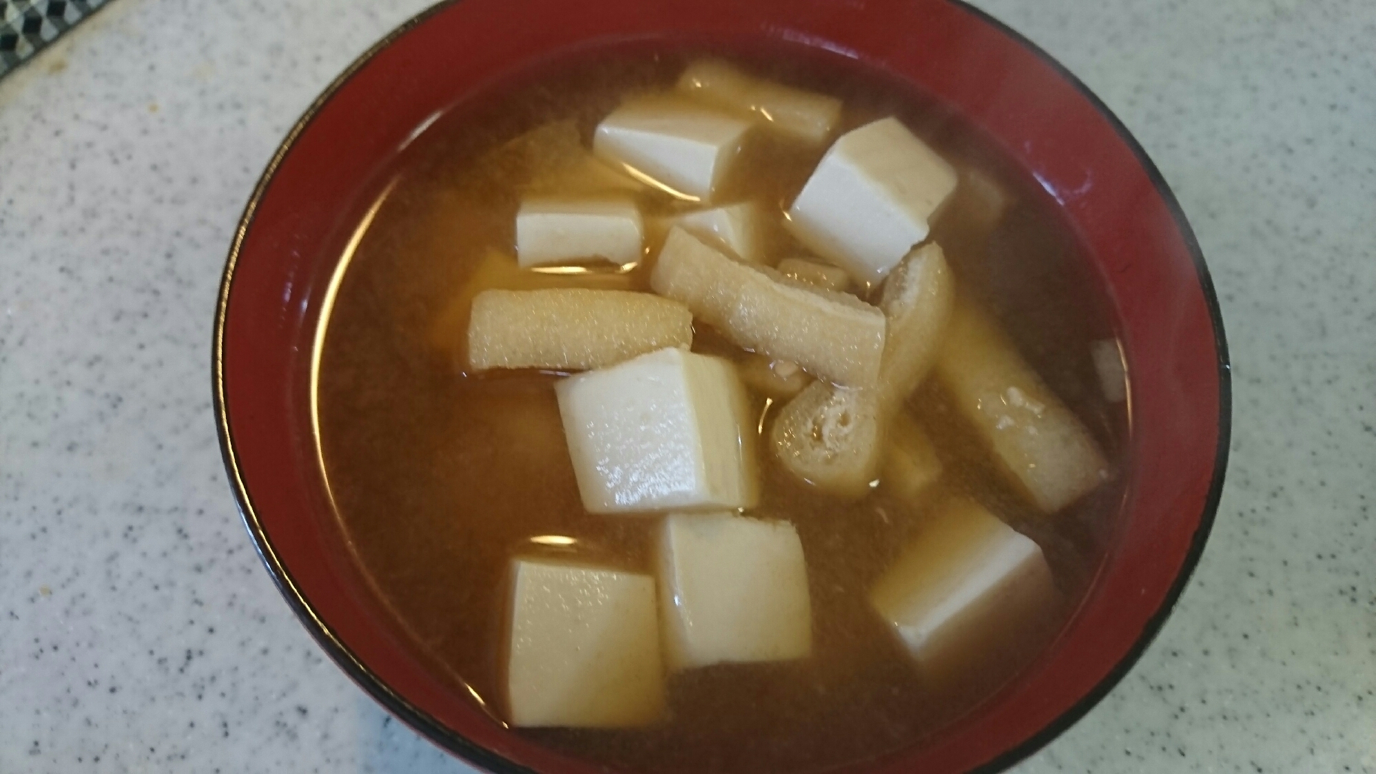 豆腐と油揚げの味噌汁