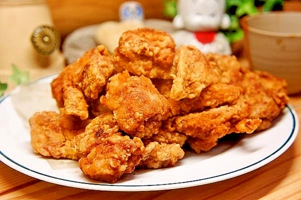 パサつくなんてありえない！鶏胸肉のプリップリ唐揚げ