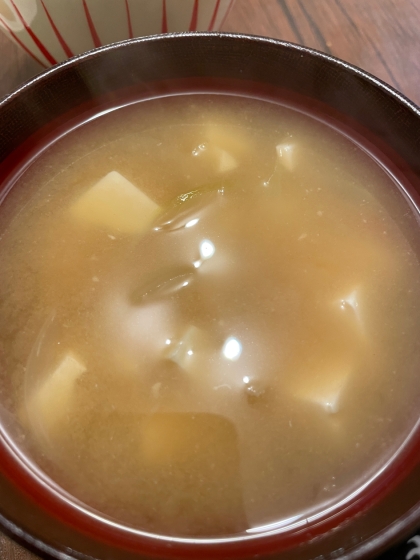 豆腐と玉ねぎのお味噌汁