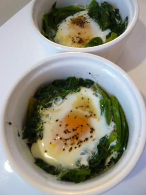 電子レンジで！ほうれん草と卵のココット