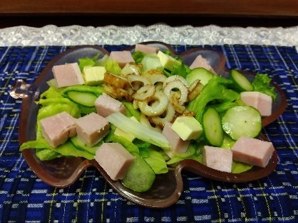 がっつり♪アンチョビソースで生野菜