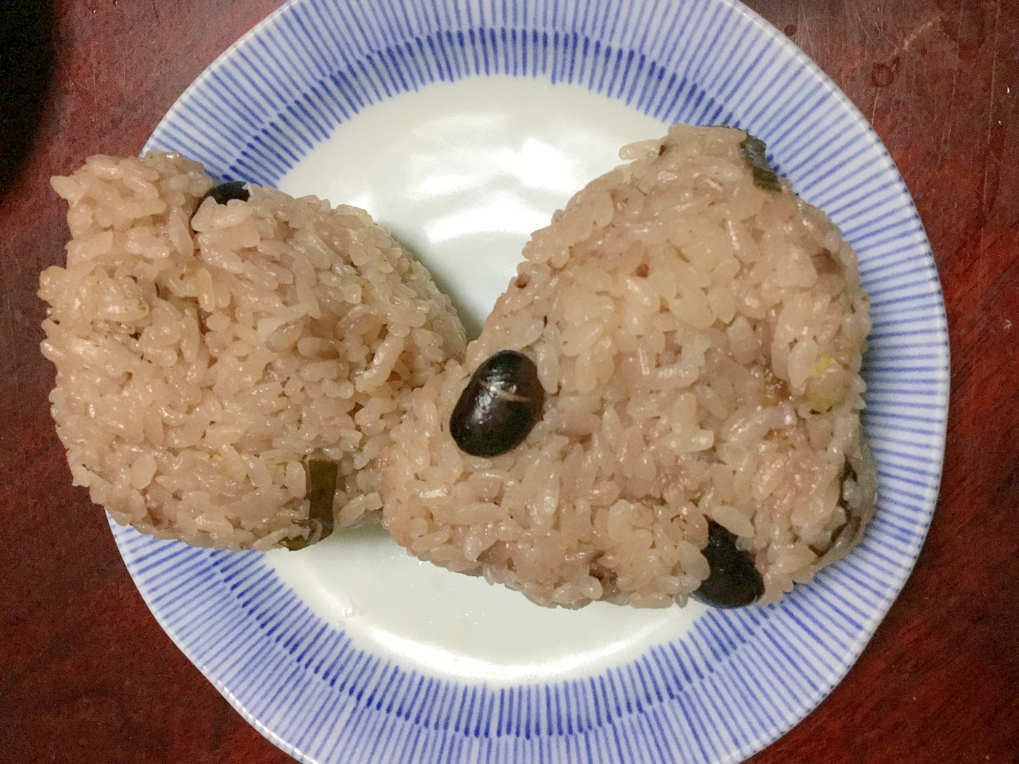 お節で残った黒豆deおにぎり【今日の献立】