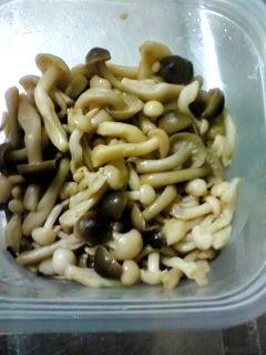 レンジで簡単に ブナピー しめじのバターしょうゆ レシピ 作り方 By りなほっぴー 楽天レシピ