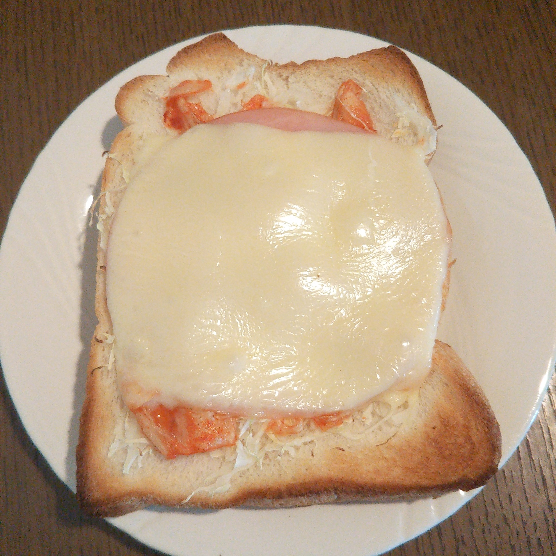 キャベツとキムチのハムチーズトースト