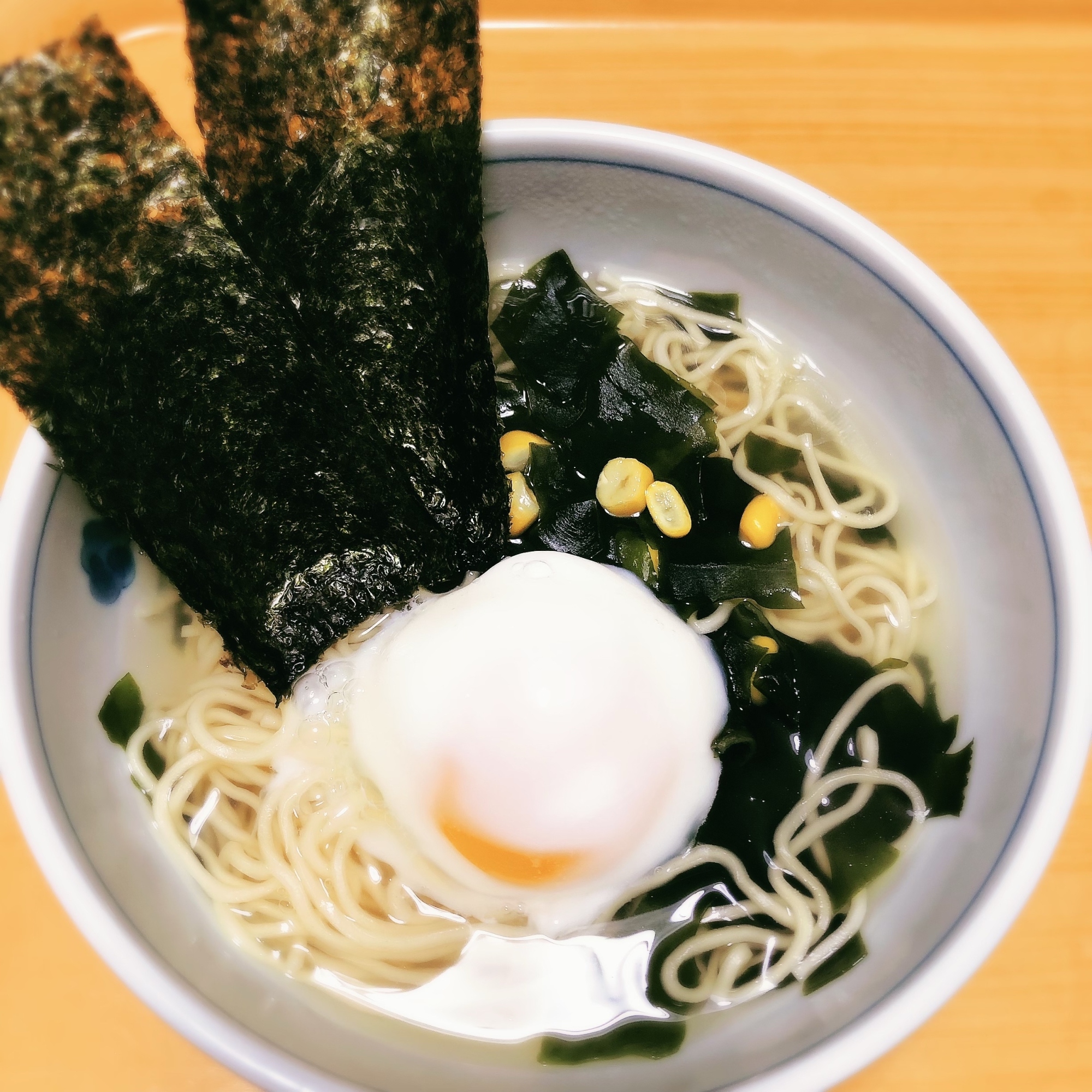 ワカメとコーンのあっさりラーメン