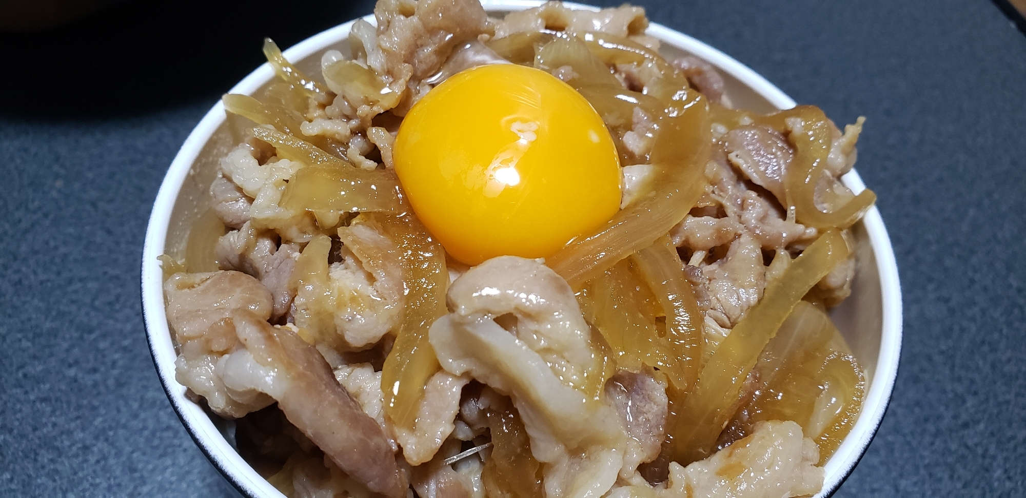 ごはん大盛り確定！さあたろうトン丼！