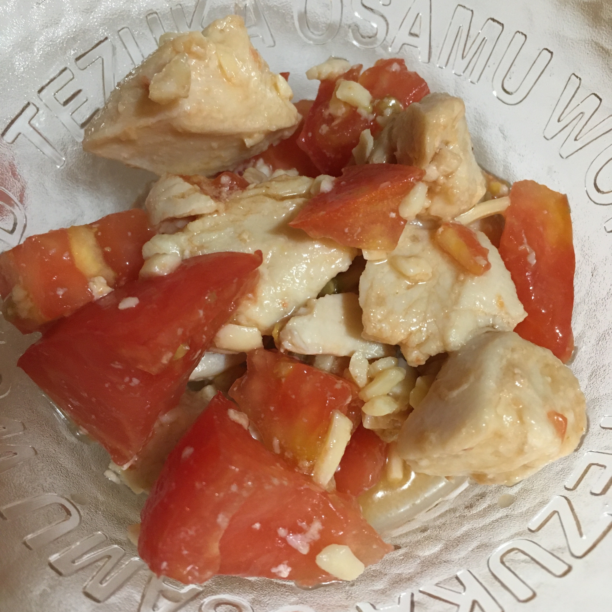 鶏むね肉とトマトのチーズサラダ