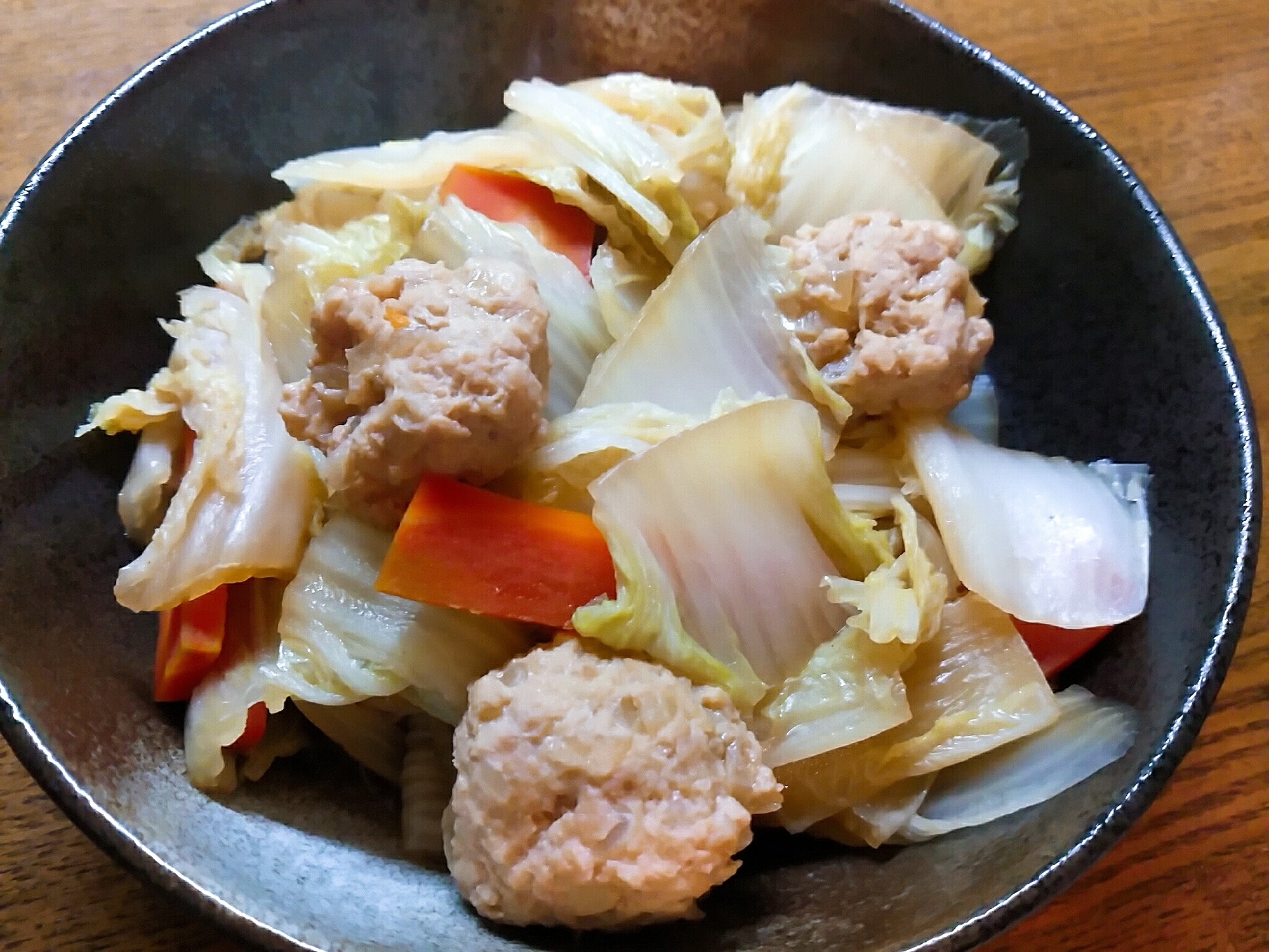 白菜と鶏団子の煮物