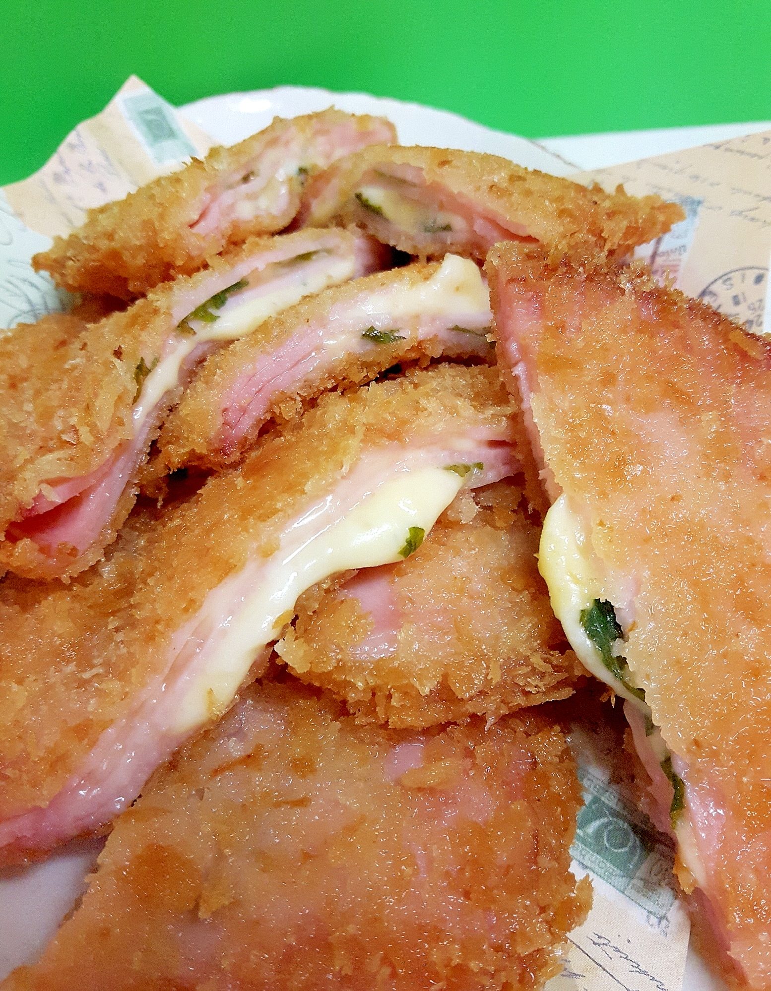 子供が大好き！ハムカツwithチーズ＆大葉♪