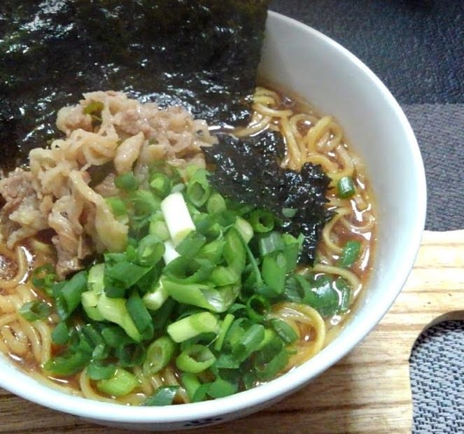 すき焼きが余ったら醤油ラーメンに入れてみて(∩´∀