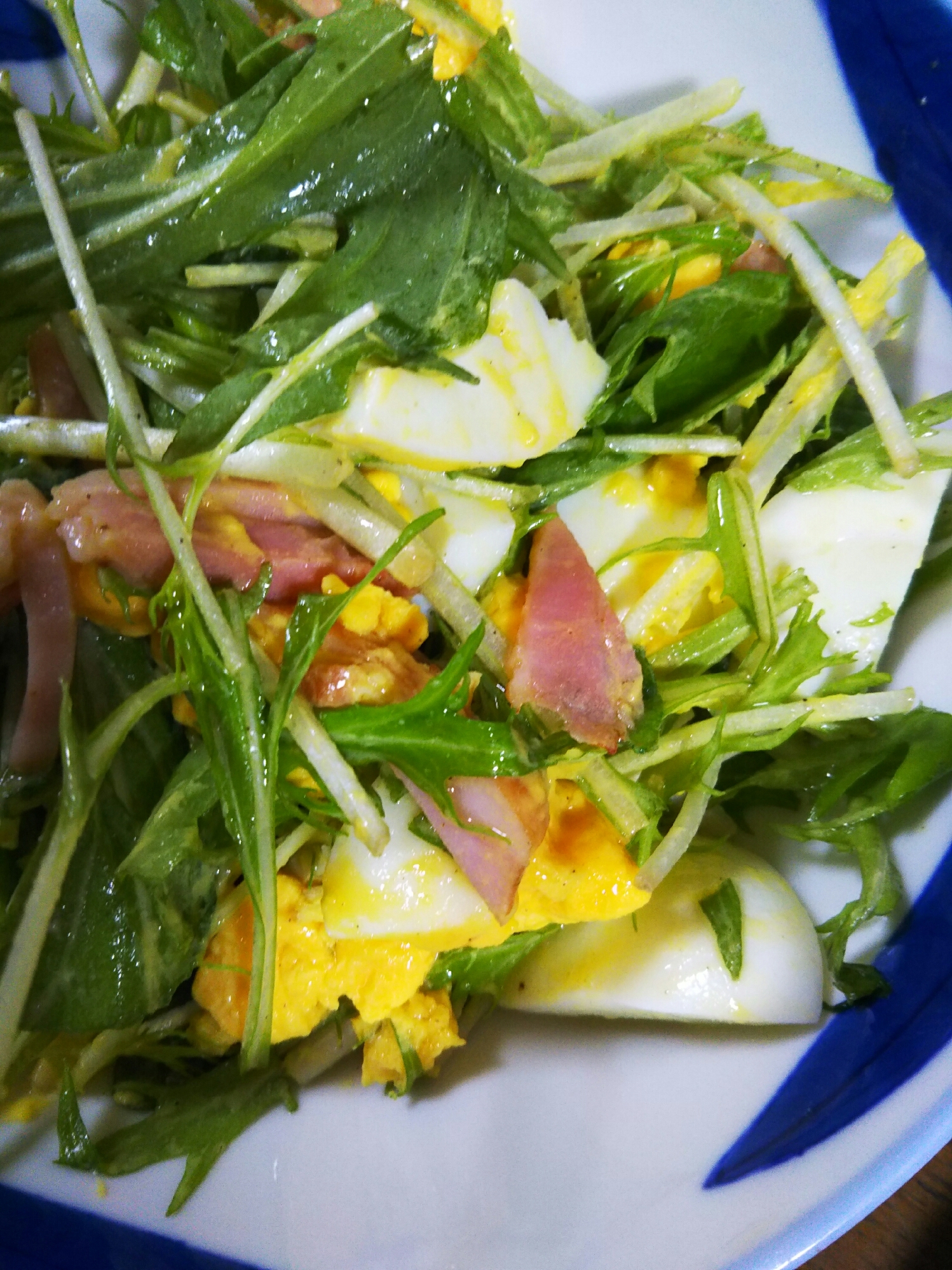水菜とゆで卵のサラダ