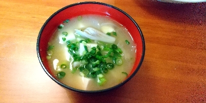 mint74さん、舞茸と豆腐 小ネギのお味噌汁、お家にあったもので作れてとても美味しかったです。
ごちそうさまでした(^-^)