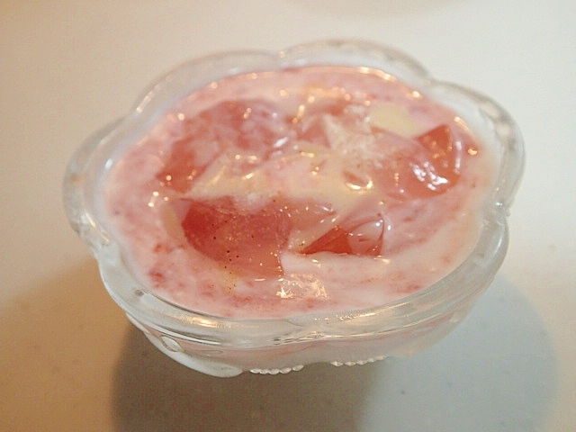 美的　さくらんぼゼリーの苺ヨーグルト