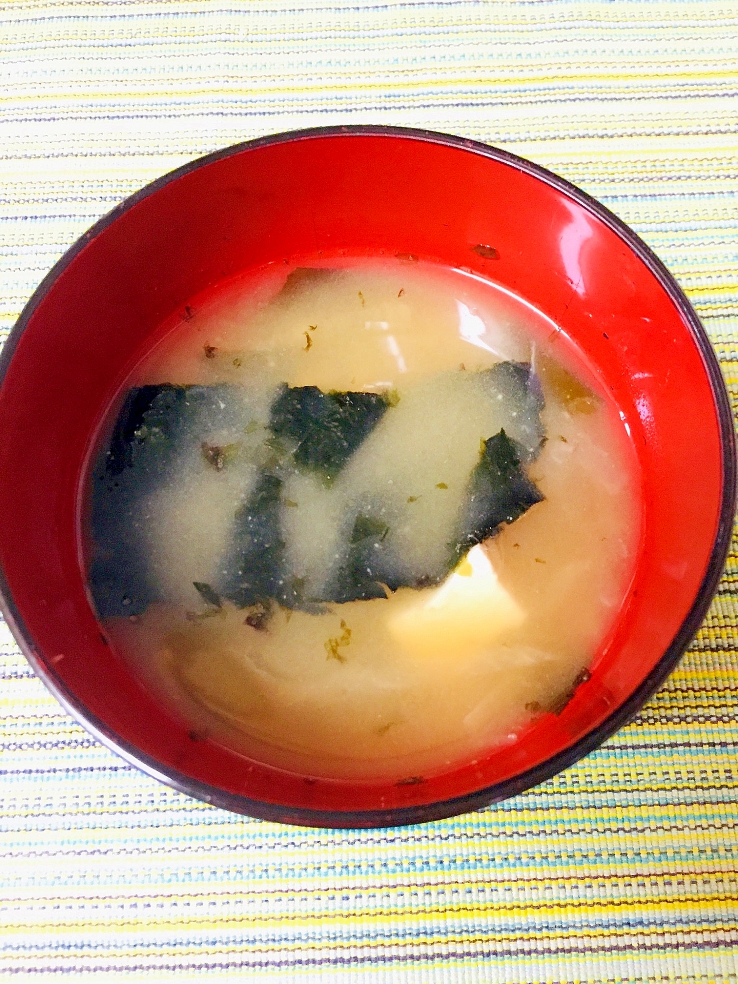 豆腐と大根と味付け海苔のお味噌汁