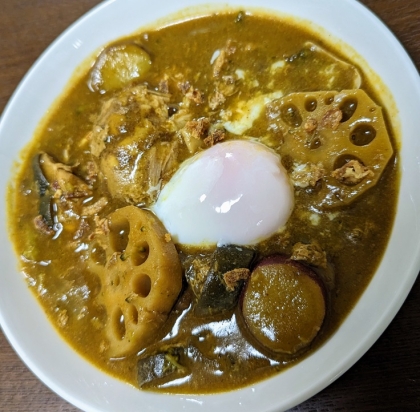 とろ〜りおいしい♡とろける温玉カレー