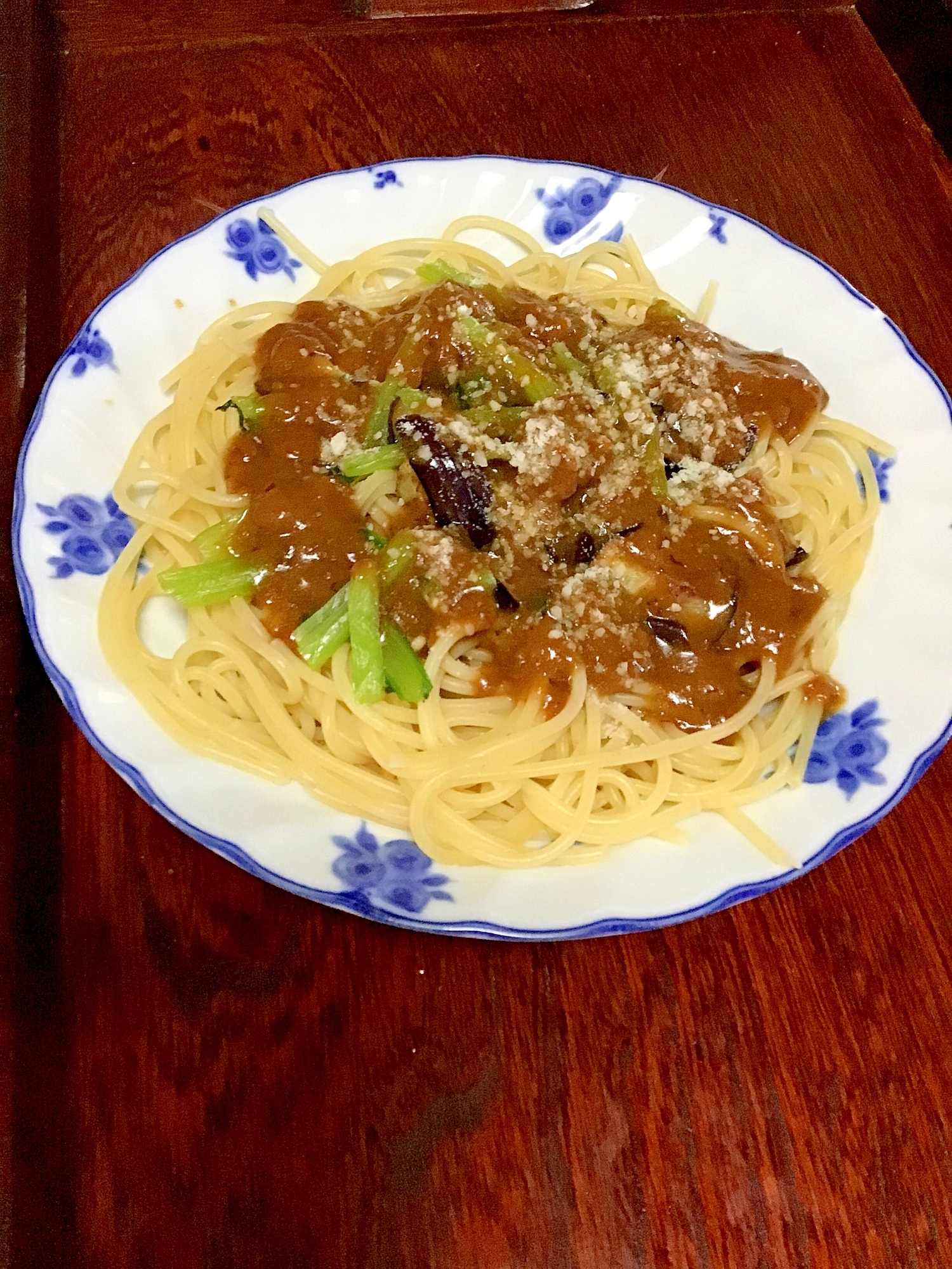 ナスと小松菜のカレースパゲティ。