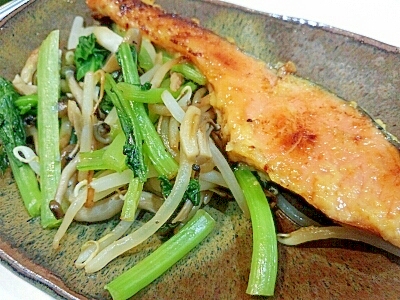 鮭の西京焼き野菜乗せ