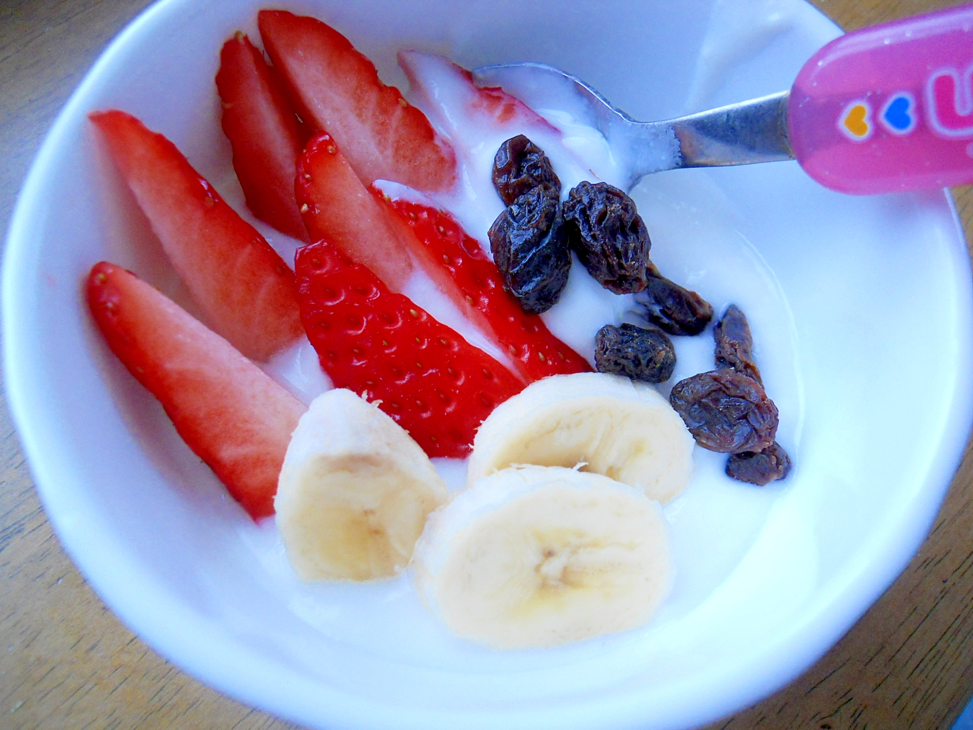 朝食に♪　苺とバナナ　フルーツヨーグルト