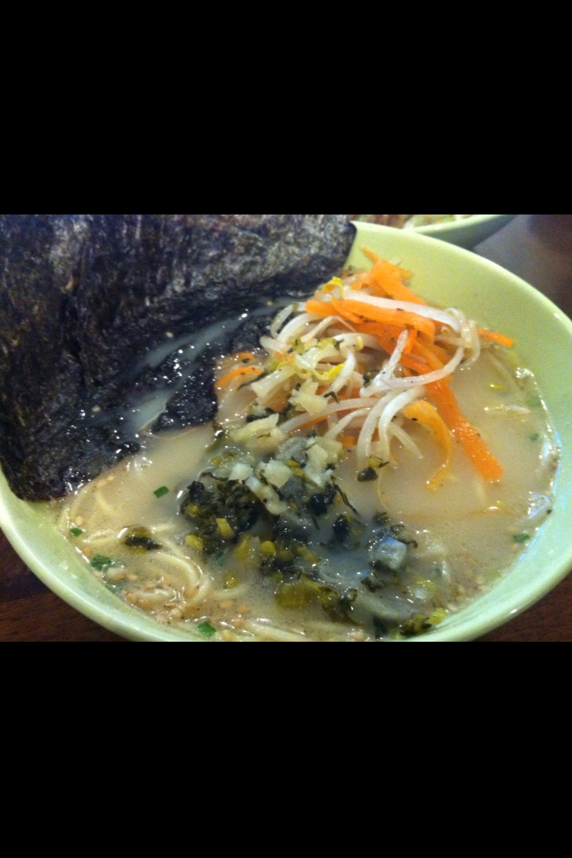 野菜たっぷり！とんこつラーメン