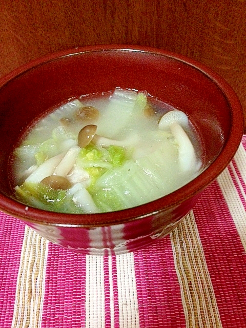 鶏がら塩糀スープの素で簡単白菜スープ