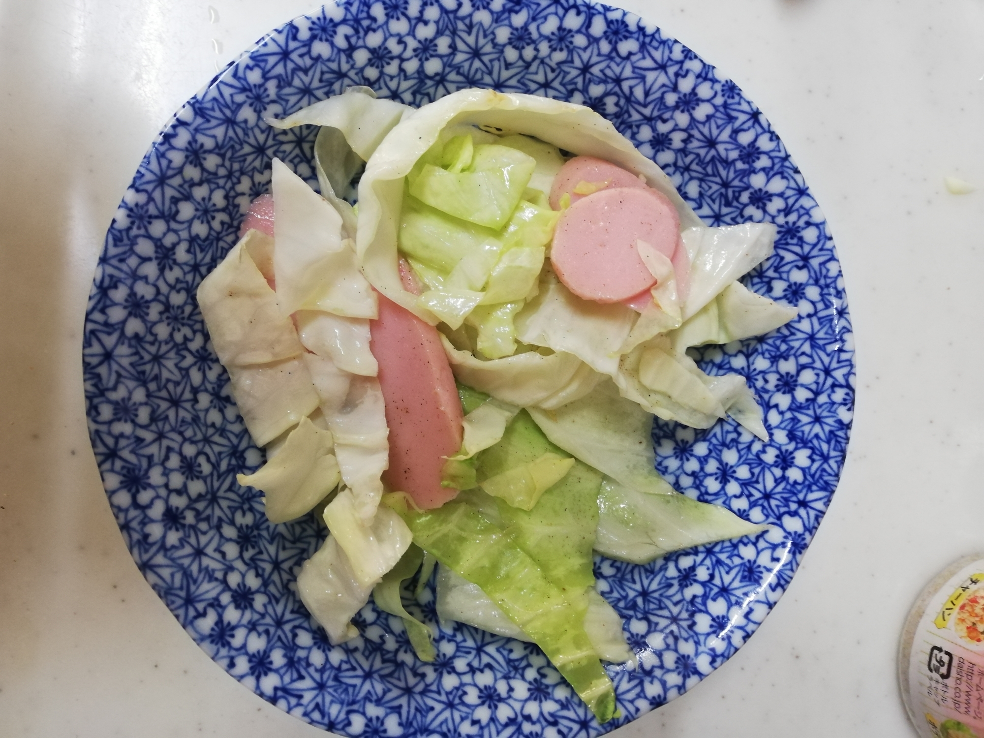 キャベツと魚肉ソーセージの野菜炒め