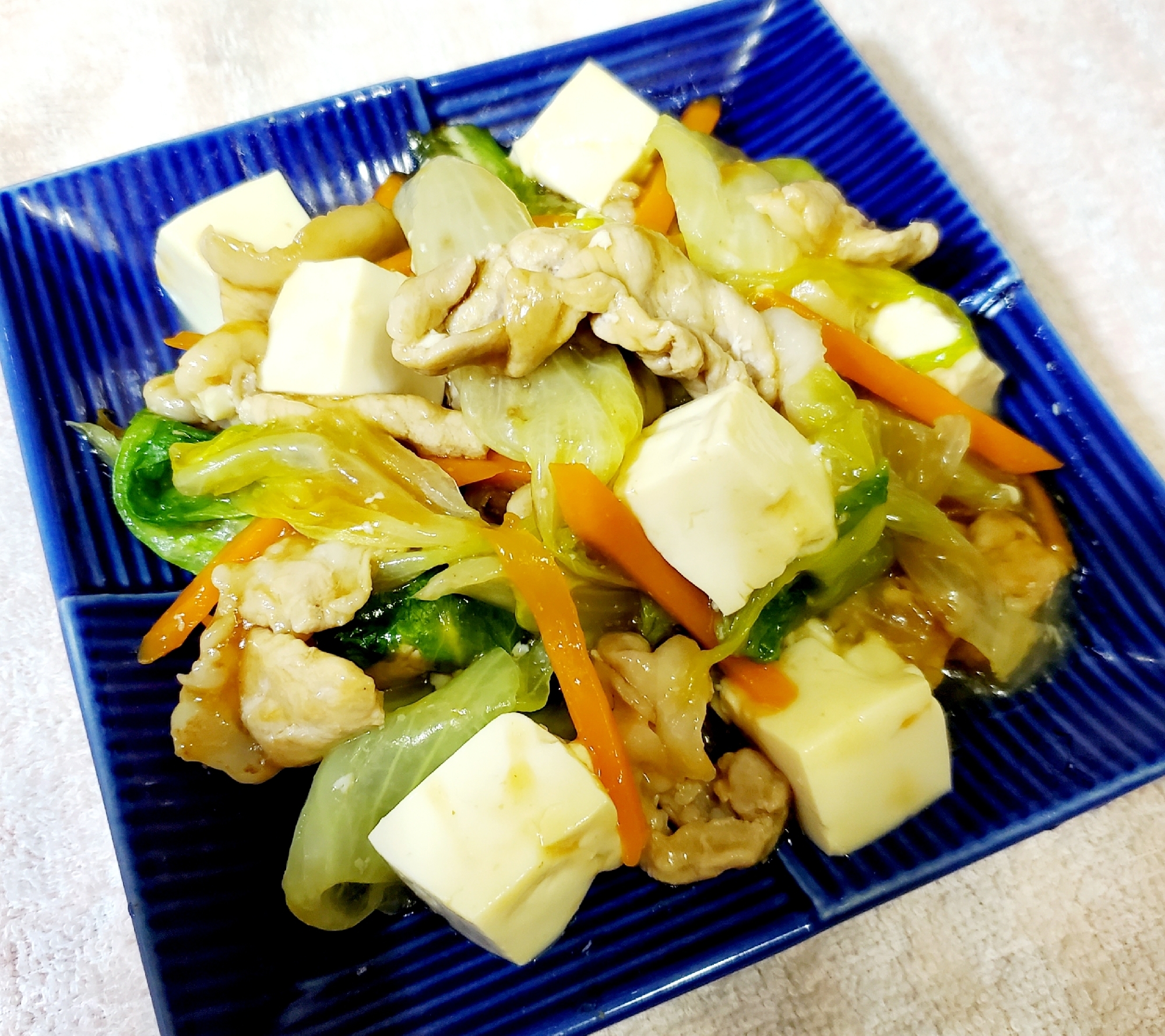 レタスと豆腐と豚肉の炒め物