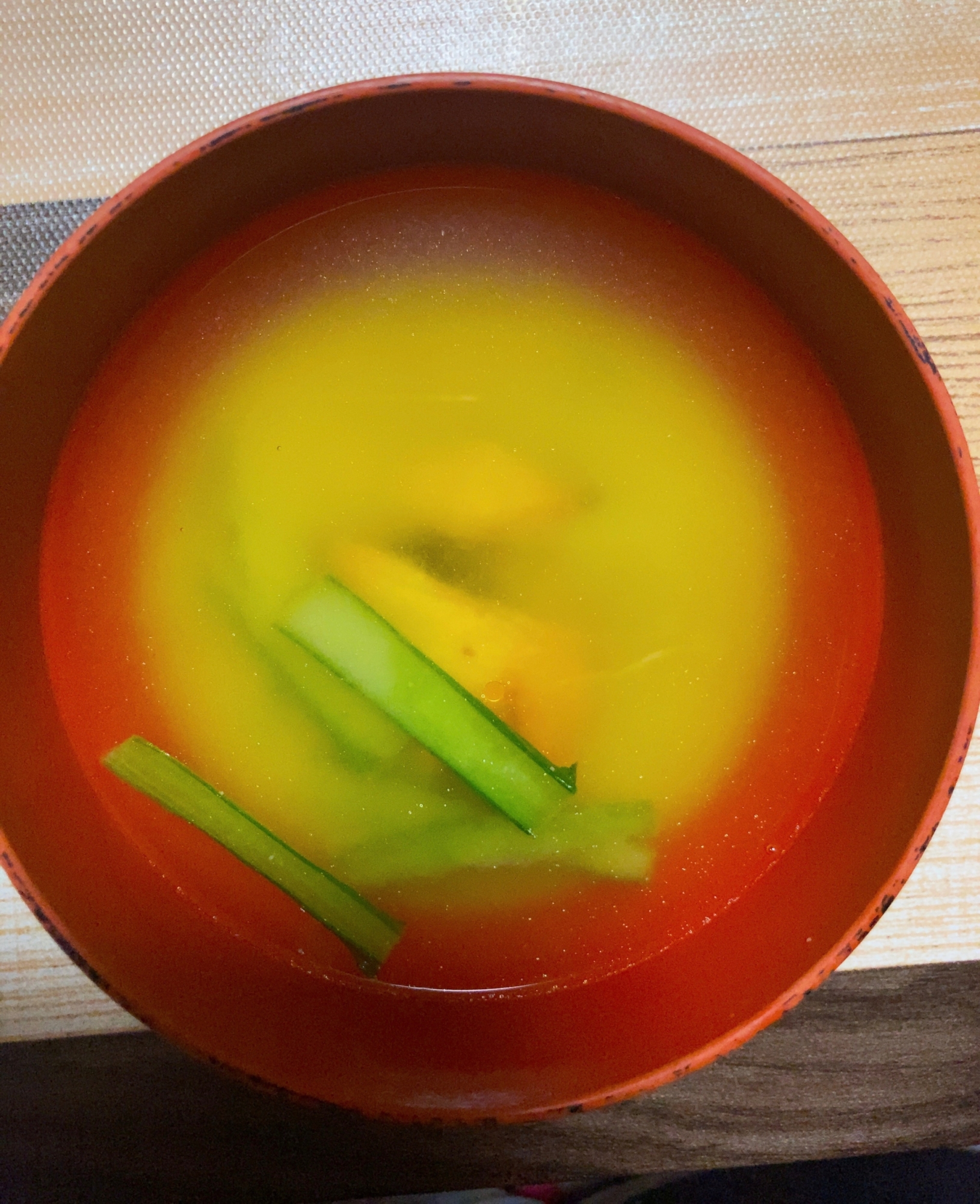 はんぺんと小松菜の味噌汁