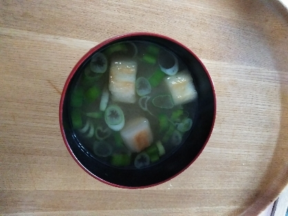 キャベツと麩と小ねぎの味噌汁