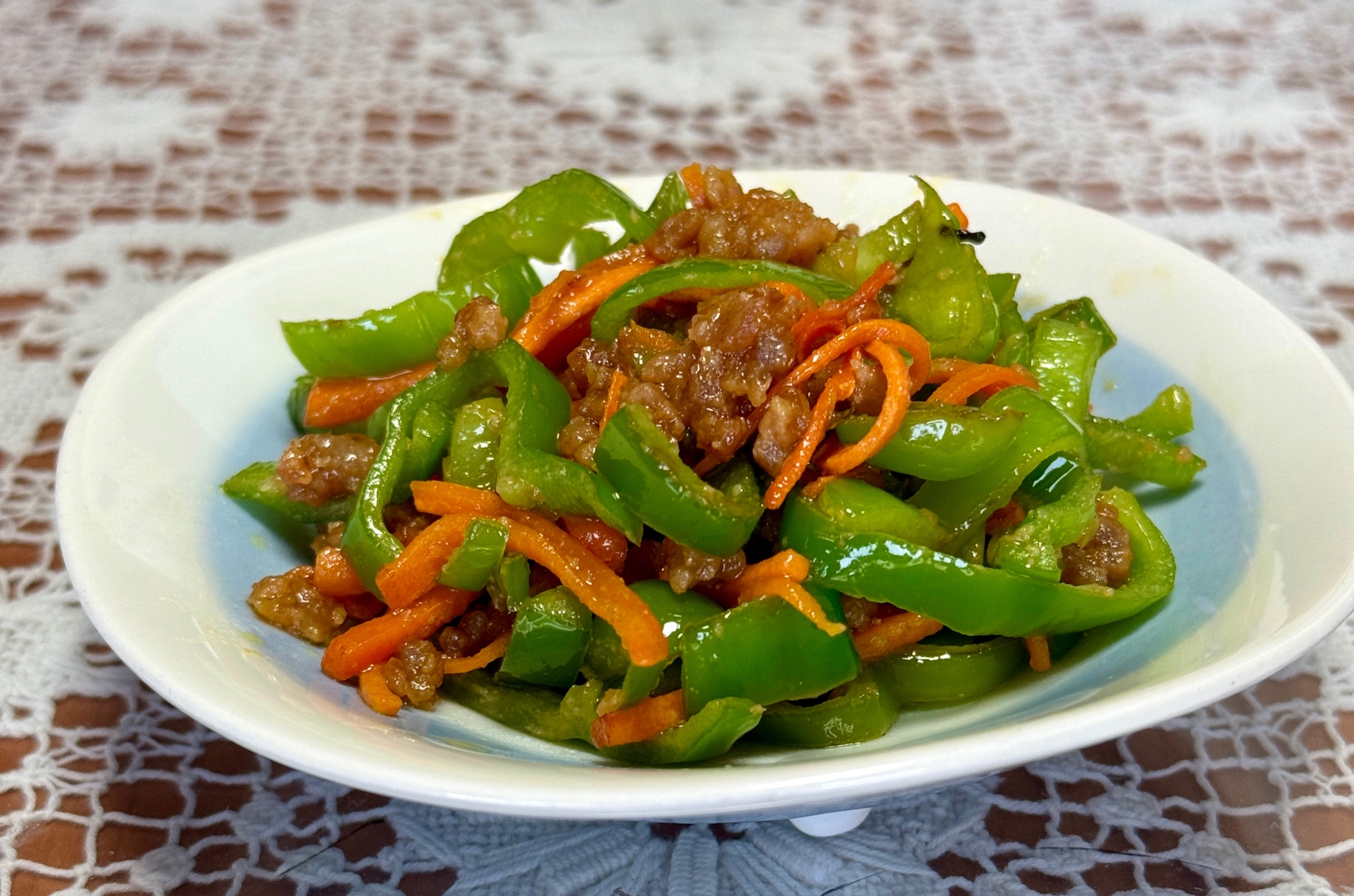 お弁当のおかずに❗️ピーマンと人参の☆肉味噌炒め