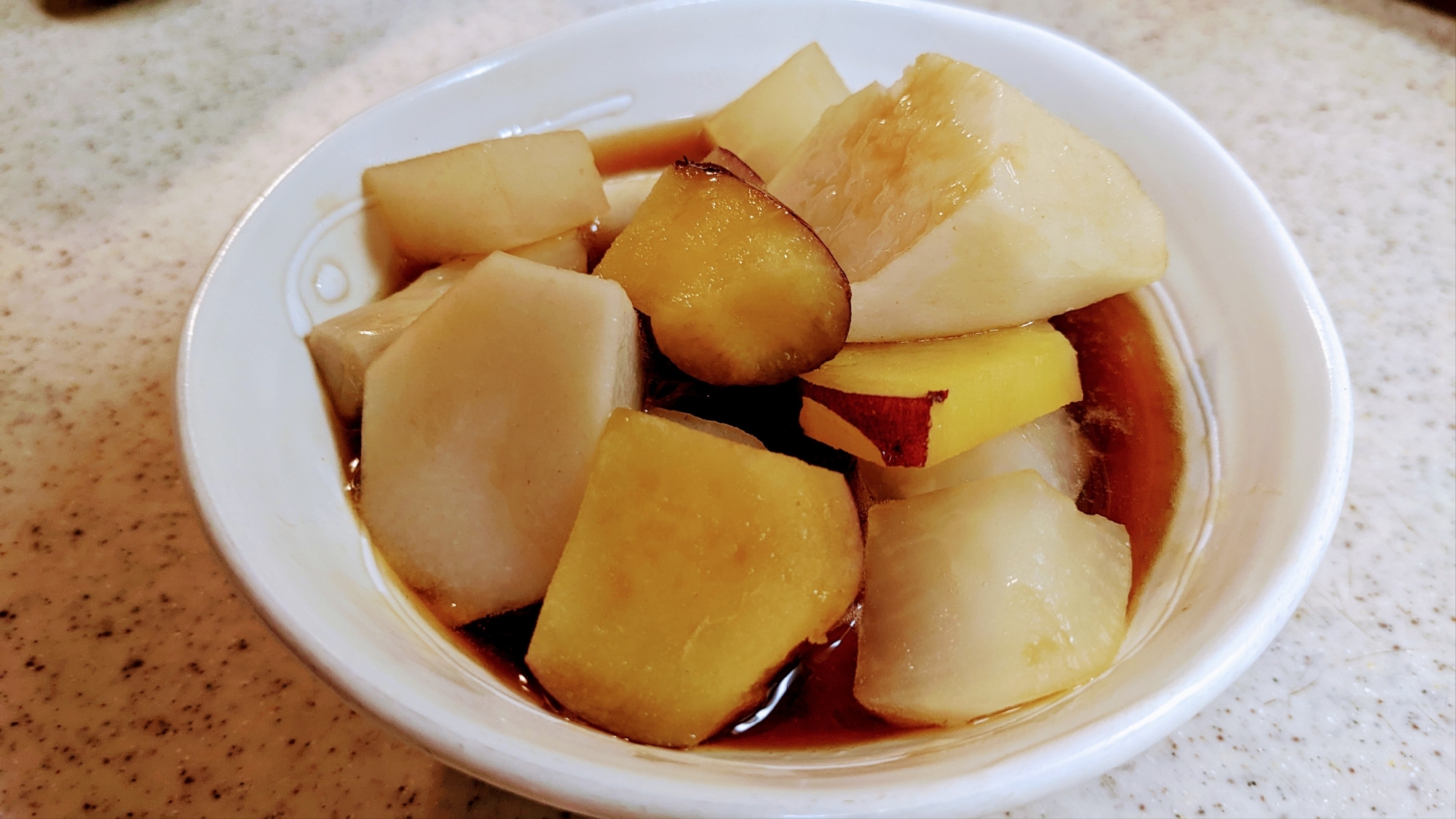 里芋とさつま芋と大根の煮物^⁠_⁠^