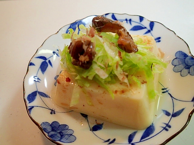 レタスとキューちゃんとかつお節の卵豆腐