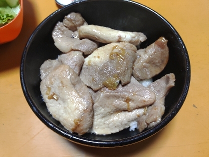 ボリューミー♡厚切り豚肉の生姜焼き丼