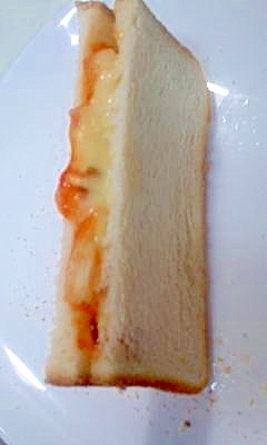 キムチと玉ねぎのチーズサンド