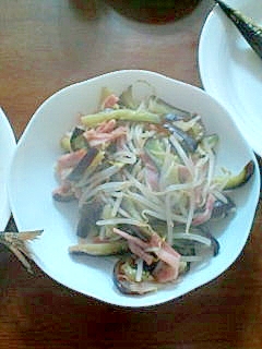 ナスもやしの蒸し物