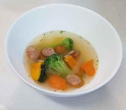 hana105さん、おはようございます♪野菜がたくさん入ったスープ作りました♡ピーマン入れ忘れたことに気づきましたが(^_^;)素敵レシピありがとうございます♡