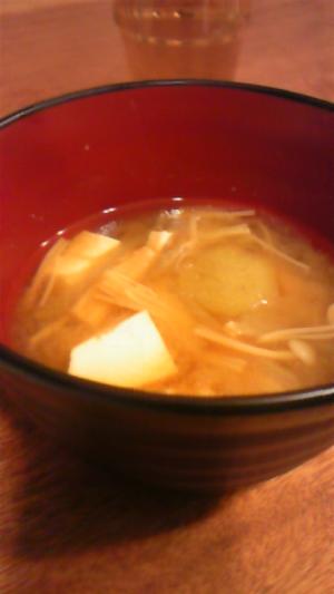 黒く変色しない！なすの味噌汁☆