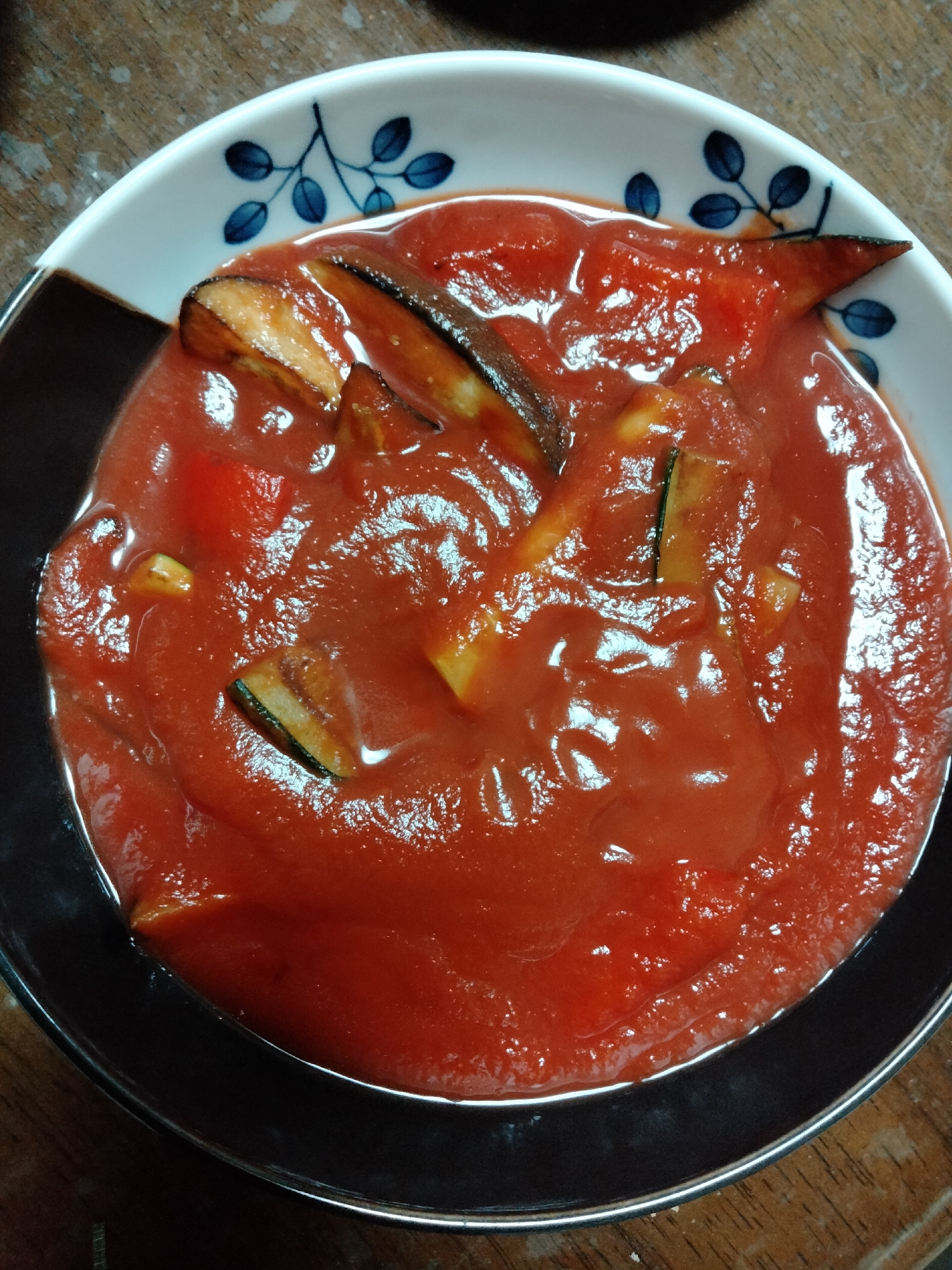 なすとズッキーニのトマト煮込み