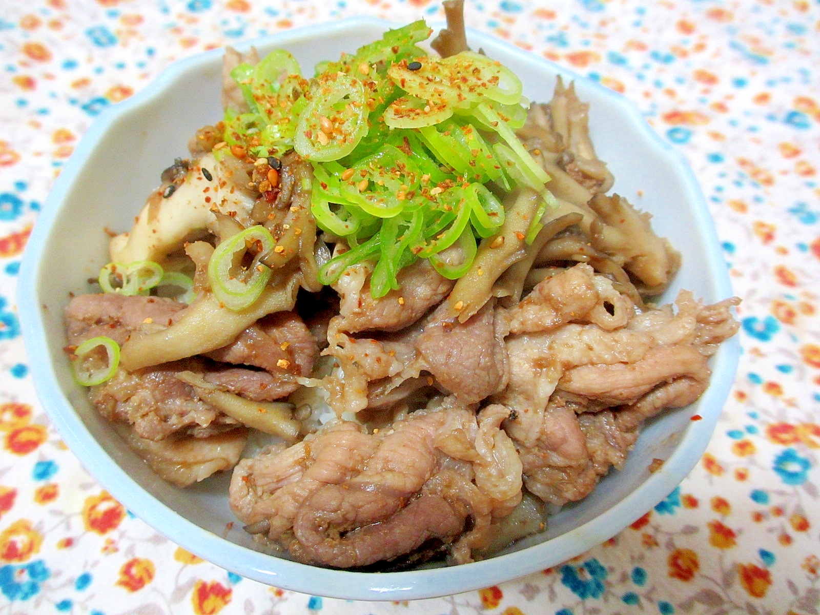 豚肉と舞茸の生姜煮丼