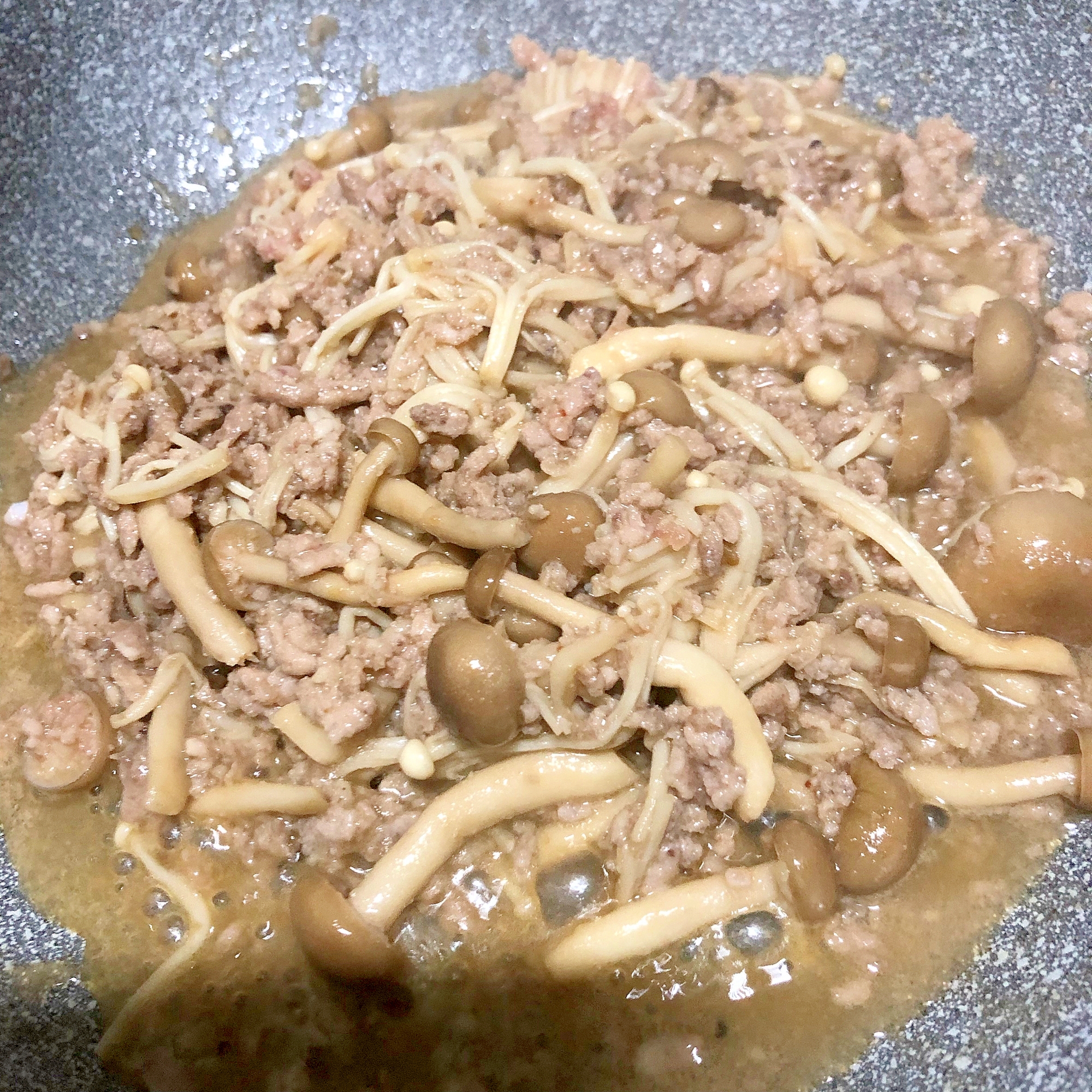 しめじとえのきとひき肉炒め レシピ 作り方 By さくらぐみ 楽天レシピ