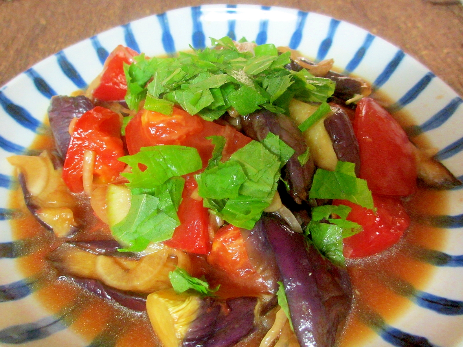 揚げ焼きナスとトマトの玉ねぎ酢醤油漬け