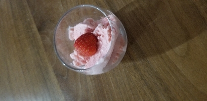 簡単リメイクでグレードアップ❤苺アイスのデザート♪