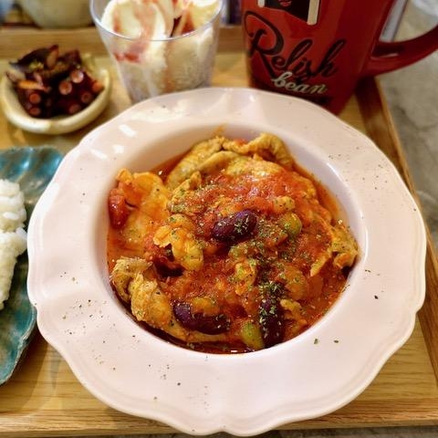 ほろほろ食感！鶏もも肉のトマトハイボール煮込み