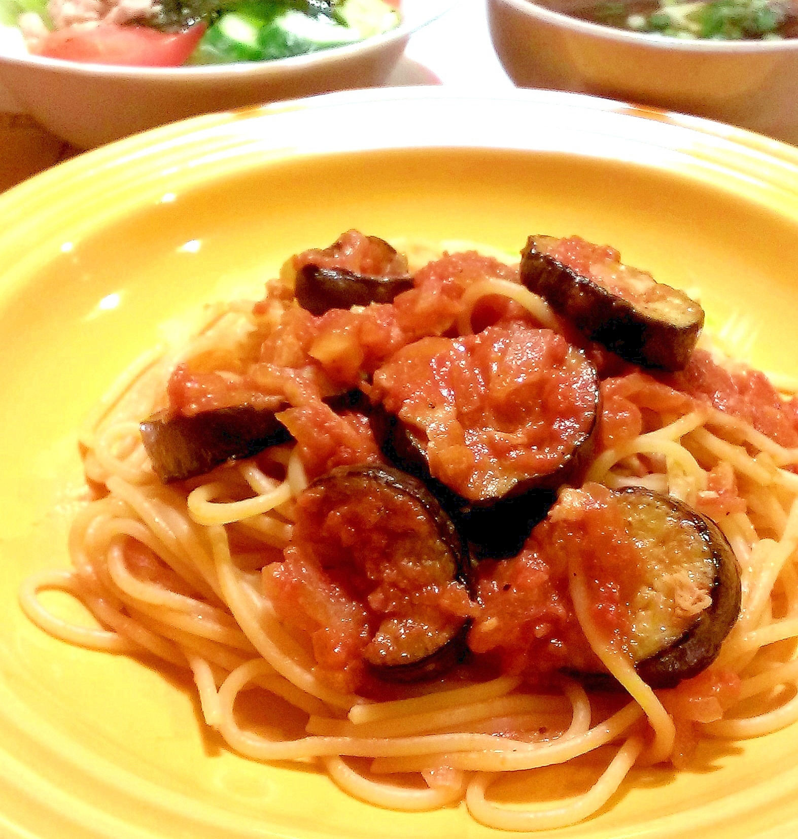 茄子とベーコンのトマトパスタ