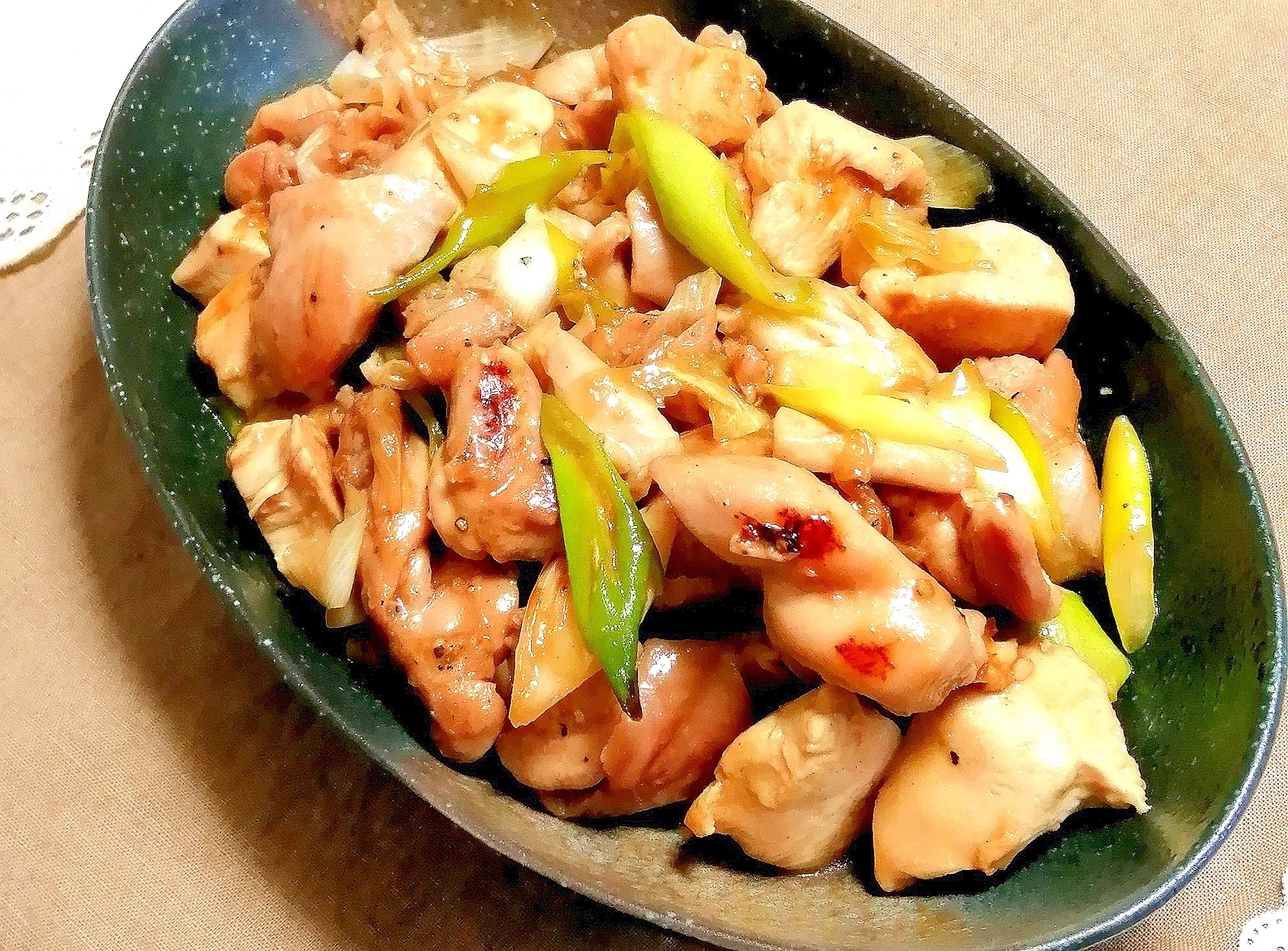 鶏肉と長ネギの焼き肉のたれ炒め【簡単ねぎま焼鳥風】