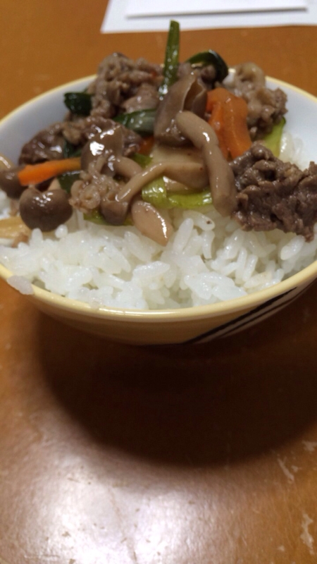 《ニラ牛丼》