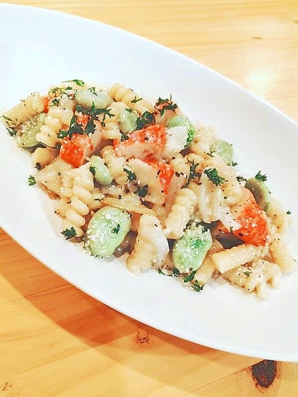 空豆とカニカマのカルボナーラ