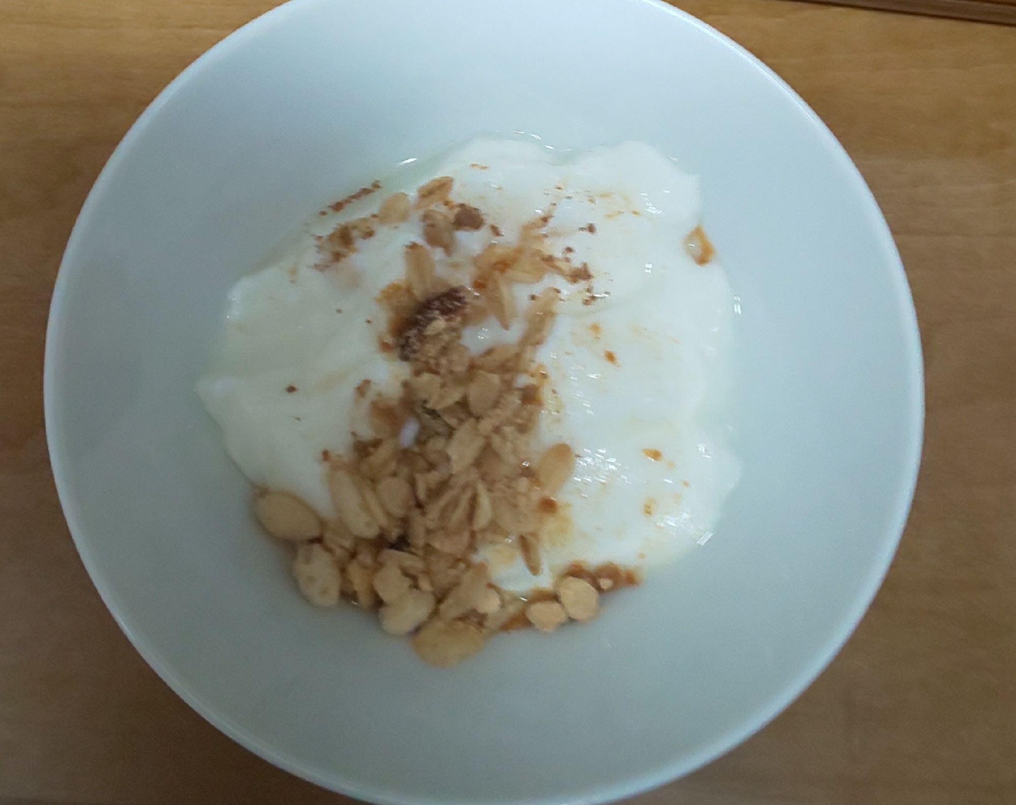 ヨーグルトにグラノーラときなこを♪