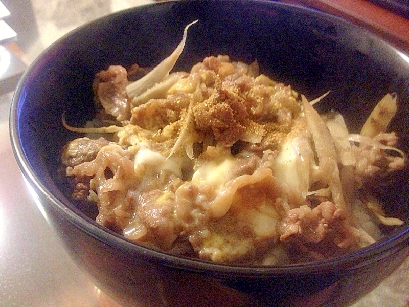 ごぼうと牛肉の卵とじ丼